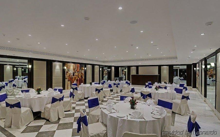 Vista Park Hotel Gurgaon Restaurant photo