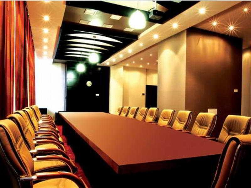 Vista Park Hotel Gurgaon Exterior photo