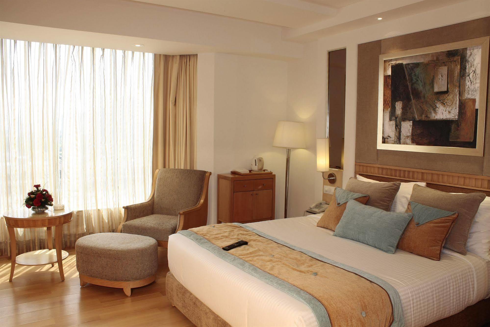 Vista Park Hotel Gurgaon Exterior photo