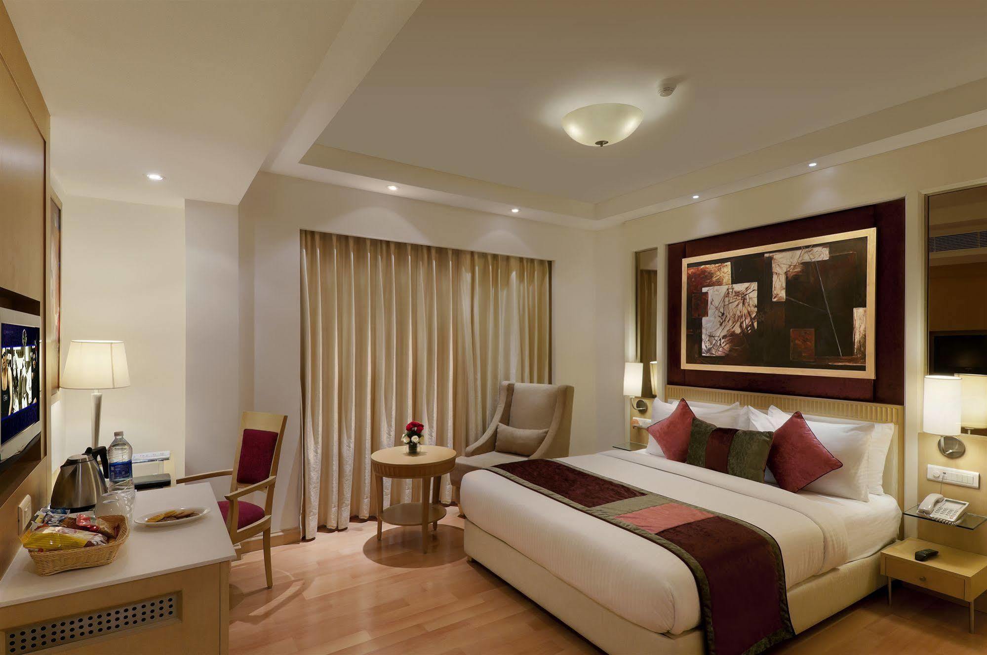 Vista Park Hotel Gurgaon Exterior photo