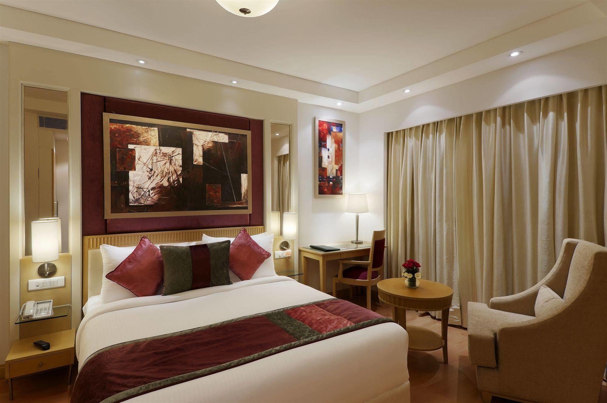 Vista Park Hotel Gurgaon Exterior photo