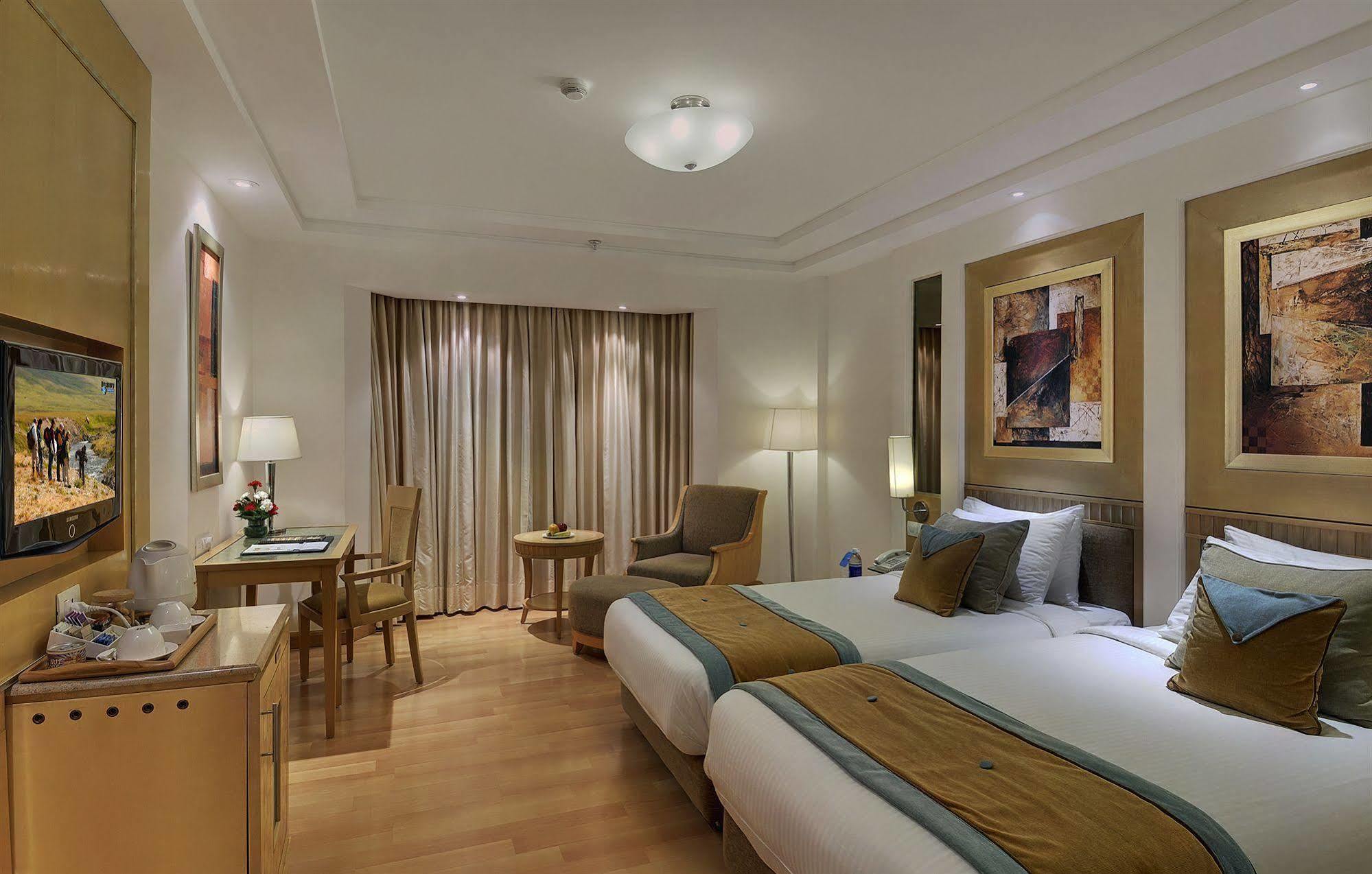 Vista Park Hotel Gurgaon Exterior photo